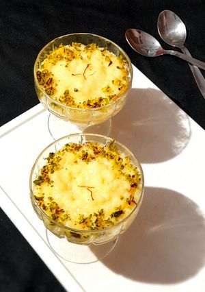 A picture of Custard Flavoured Roasted Ground Rice Phirni.