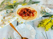 Una foto di panna cotta