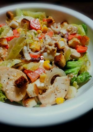 Gambar Fried Chicken Garden Salad