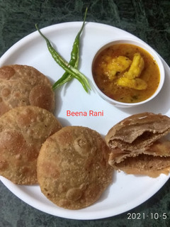 स्वादिष्ट उड़द दाल की कचौड़ी (कढ़ाही स्पेशल) रेसिपी मुख्य फोटो