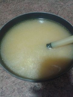 Una foto de Sopa de merluza patatas y arroz