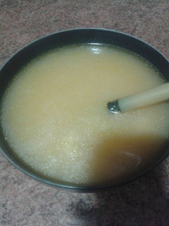Una foto de Sopa de merluza patatas y arroz
