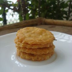 Cheddar Cheese Crackers A picture of Cheddar Cheese Crackers.