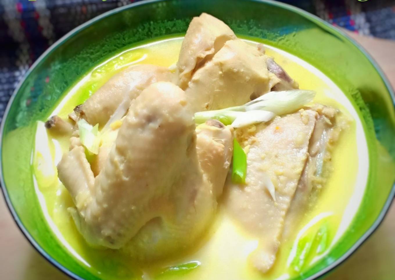 Opor Ayam Bumbu Kuning