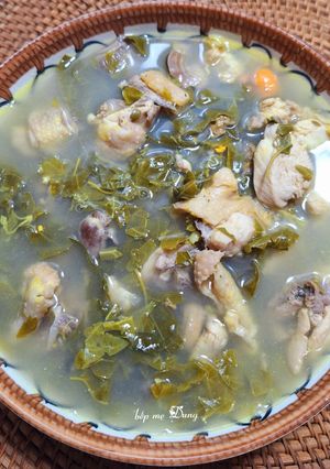 Hình của món Canh gà lá giang.