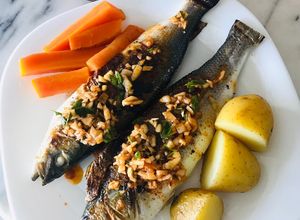 Foto de Robalo grelhado com molho à espanhola