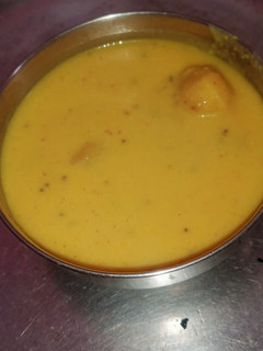 बेसन की पकौड़ी वाली कड़ी (besan ki pakodi wali kadhi recipe in Hindi) रेसिपी मुख्य फोटो