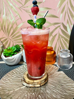 A picture of Mint Berry Smash Mocktail.