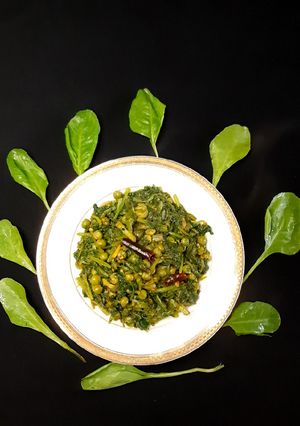 মটরশুঁটি দিয়ে পালংশাক ভাজি রেসিপির প্রধান ছবি