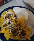 Nachos con carne molida y queso
