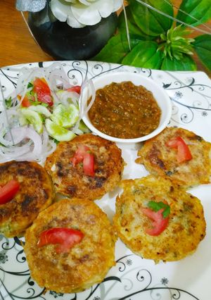 A picture of Aloo ke chatpate kabab.