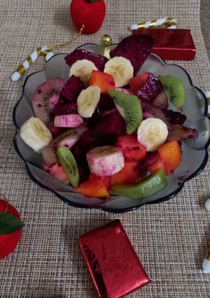 A picture of Dragon fruit salad.