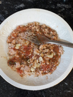 Una foto de Ensalada de aloe vera, tomate y atún