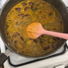 A picture of Creamy Kidney Beans Curry (Rajma) with Spinach and Potatos.