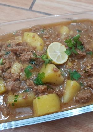 A picture of Alu qeema.
