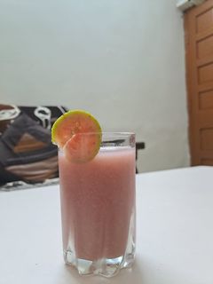 જામફળ નું જ્યુસ (Jamfal Juice Recipe In Gujarati) રેસીપી મુખ્ય ફોટો