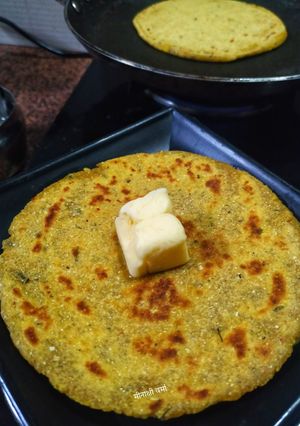 मक्का का मसाला पराठा (makka ka masala paratha recipe in Hindi) रेसिपी मुख्य फोटो