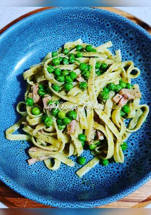 A picture of Ham pesto pasta.