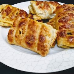 A picture of Chicken Puffs.
