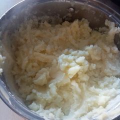 A picture of Tasty creamy mashed potatoes.