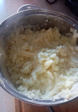 A picture of Tasty creamy mashed potatoes.