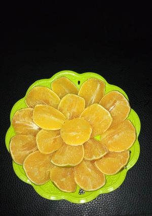 A picture of Stylish flowery oranges.