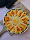 Sun Flower Pizza (dengan isian simpel: sosis dan keju)
