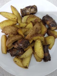 Фото Картошка по-селянски с домашней колбасой 🥔.