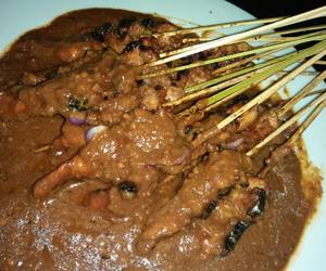 Praktis, Menyajikan Sate Ayam/Sapi/Kambing Bumbu Kacang Mantul Banget