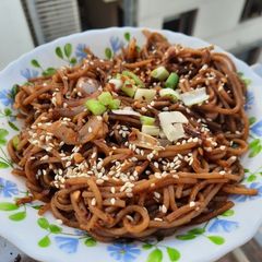 A picture of Schezwan chowmein.