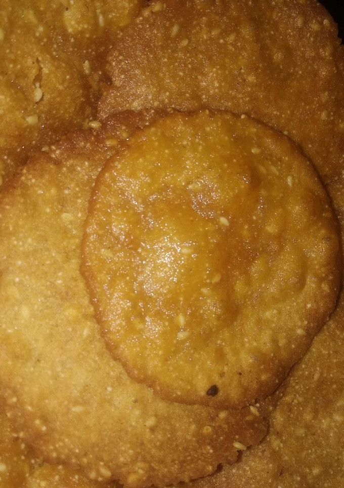 நிப்பட் தட்டை முறுக்கு (Nippat thattai murukku recipe in tamil) செய்முறை முக்கிய புகைப்படம்