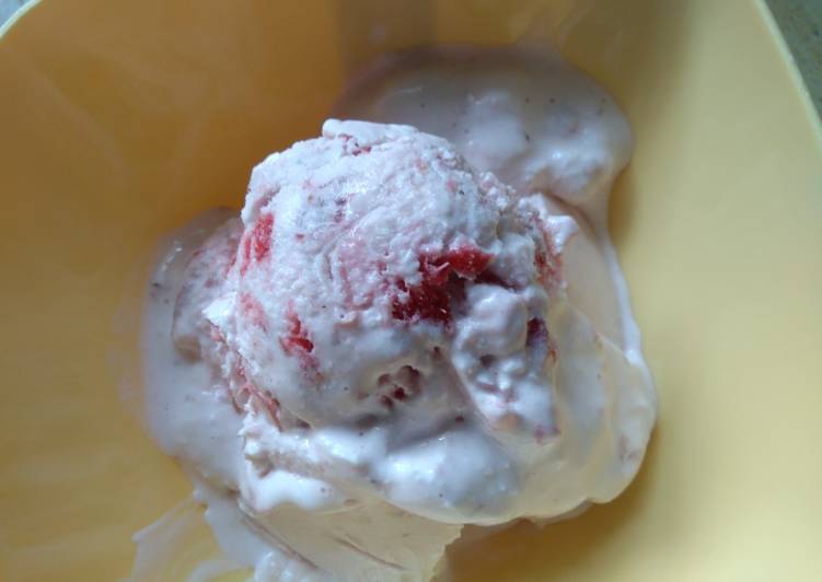 Fruity strawberry ice cream #christmasrevivalcontest