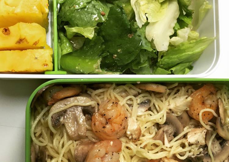 Recipe of Award-winning Bento Series # 2 — Trois Fromage et Champignon Pasta