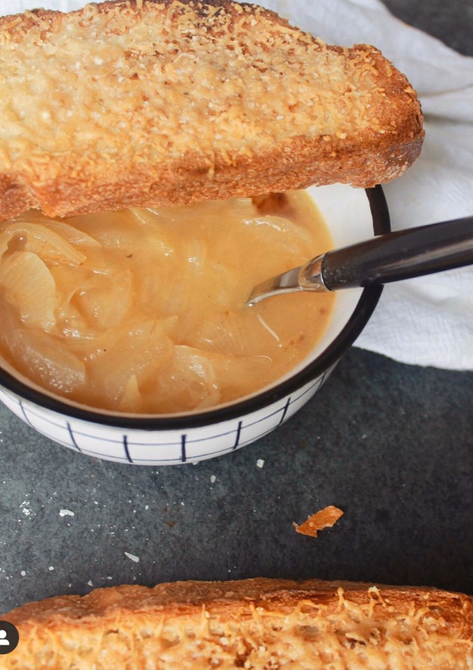 Una foto de Sopa de cebolla en 15 minutos