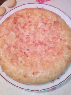 Una foto de Tortilla de patatas con cebolla