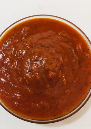 A picture of Pizza sauce.