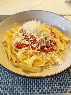 Bolognai, házi szósszal, fettuccine tésztával gluténmentesen recept fotója