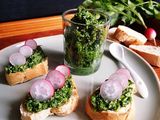 🇫🇷 Pesto aus Radieschen Grün