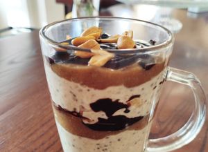 Φωτογραφία της συνταγής "Snickers overnight oats" 🍫🌃