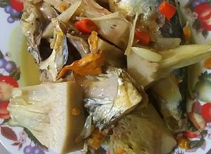 Hình của món Cá chuồn kho mít non.