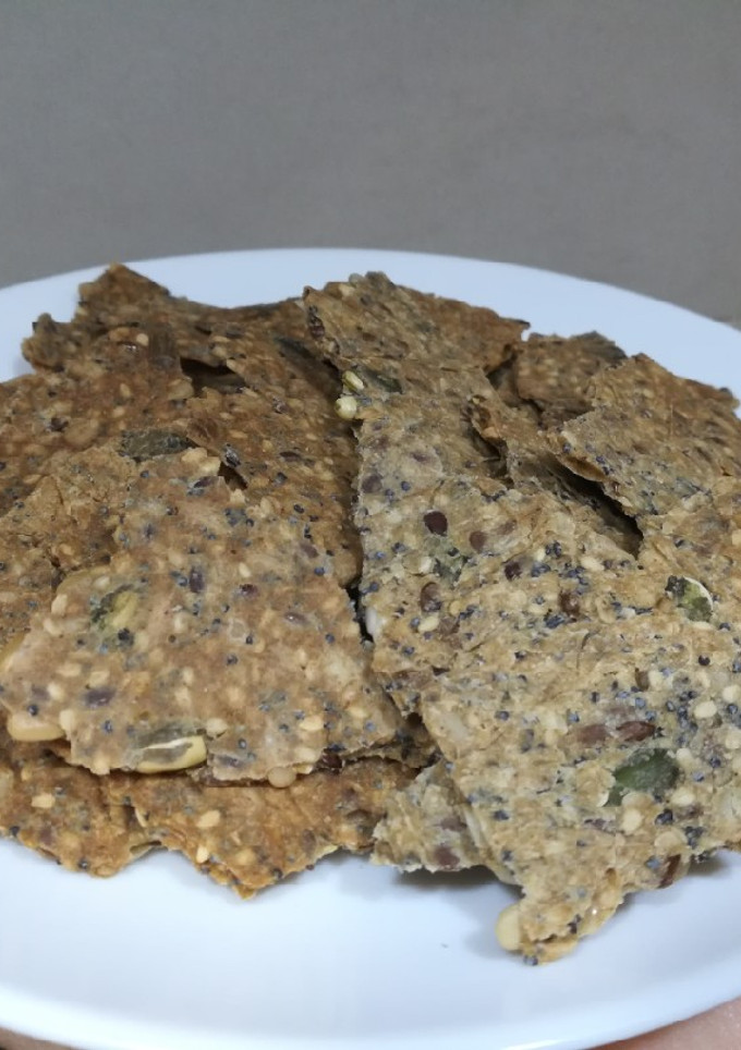 Una foto de Crackers de trigo sarraceno y semillas