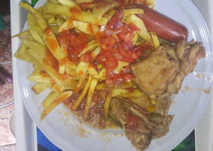 French fries with stewd chicken