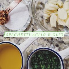 A picture of Spaghetti Aglio e Olio.