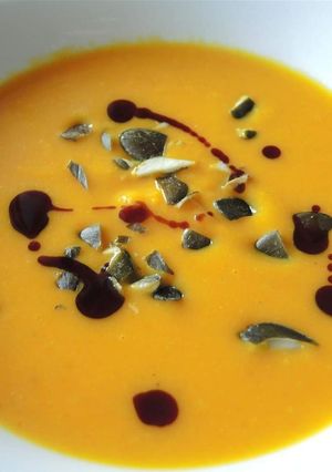 Pikáns tejszínes sütőtök kŕémleves recept fotója
