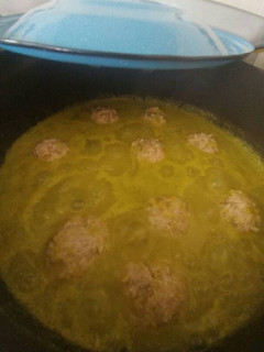Una foto de Albóndigas en salsa verde