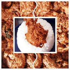 A picture of Chicken Curry (with Almond + Poppy Seeds).