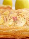 Tarta de manzana con hojaldre y crema pastelera