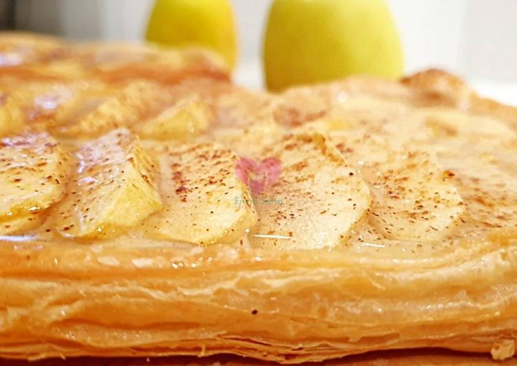 Tarta de manzana con hojaldre y crema pastelera Receta de Belén "En Mi Salsa Cocina"- Cookpad