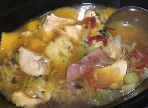 Una foto de Sopa de Pollo y Cebada en Olla Lenta