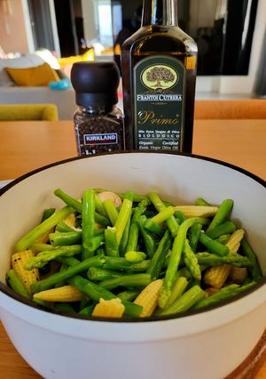 蒜味四蔬（蘑菇、蘆筍、玉米筍、四季豆）無水料理 的食譜成品照片